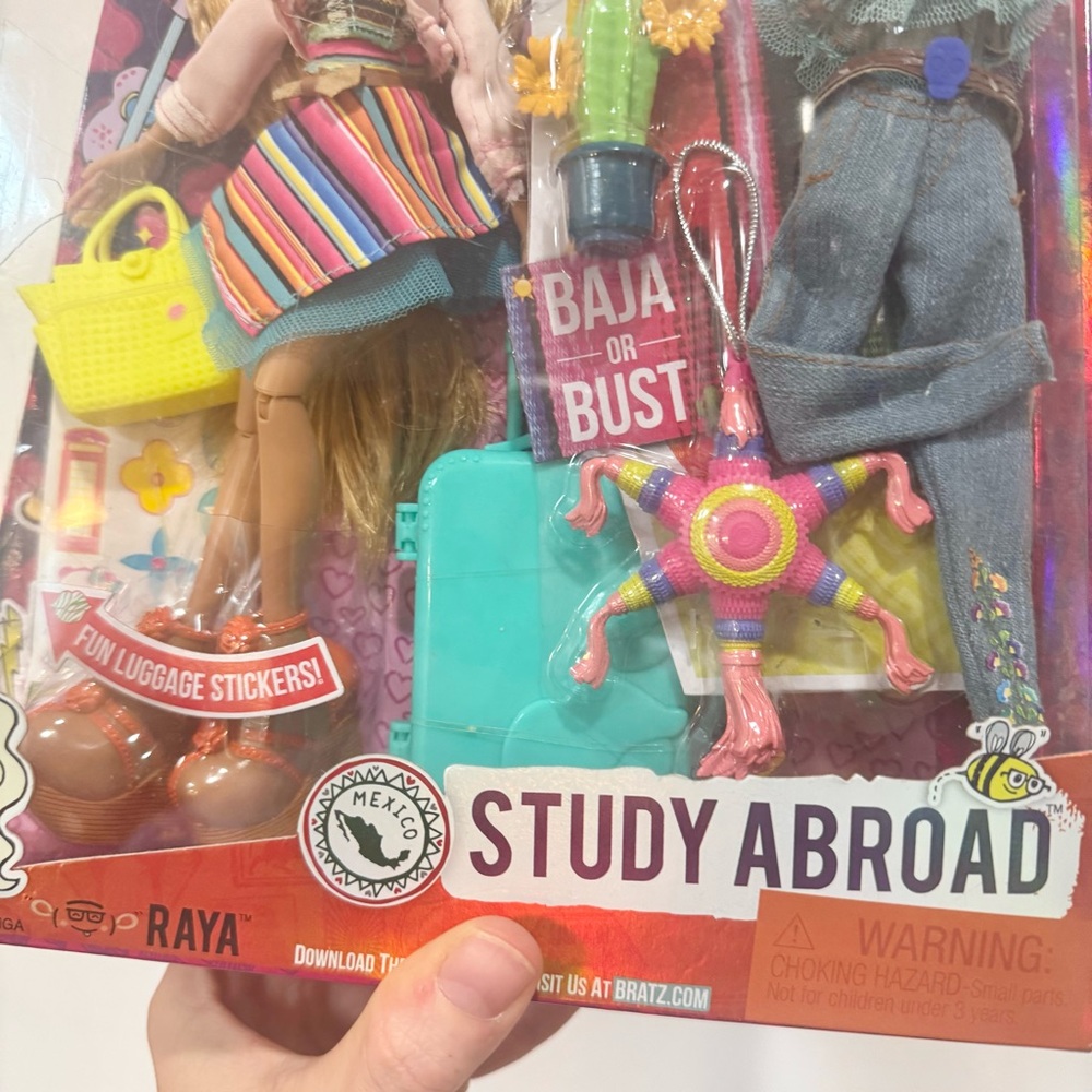 NIB BRATZ Y2K 2015 Study Abroad Doll MEXICO - Picture 4 of 8